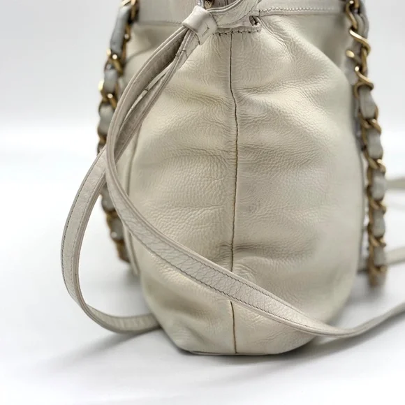 CHANEL White Leather Metal Mosaic Tote - Picture 4 of 10